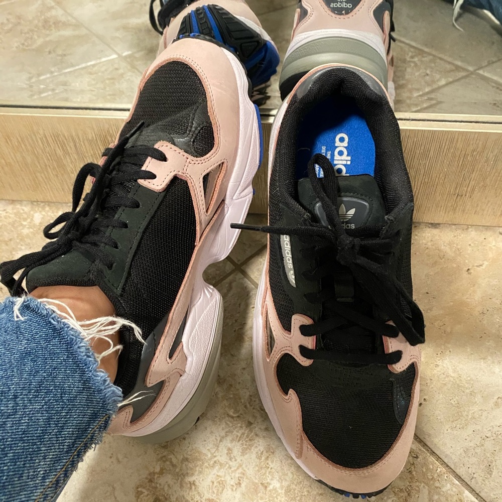 Adidas Falcon size women’s 7.5